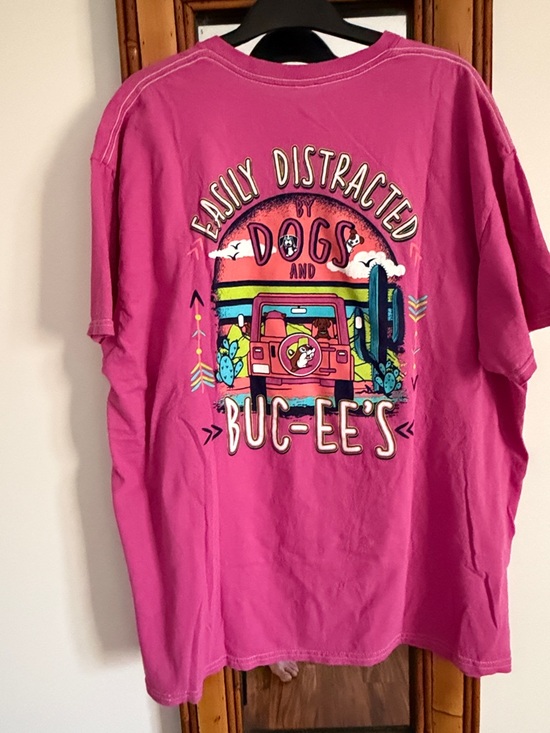 BUC-EE'S Tops - Buc-ee's dog lover t shirt womens XL pink